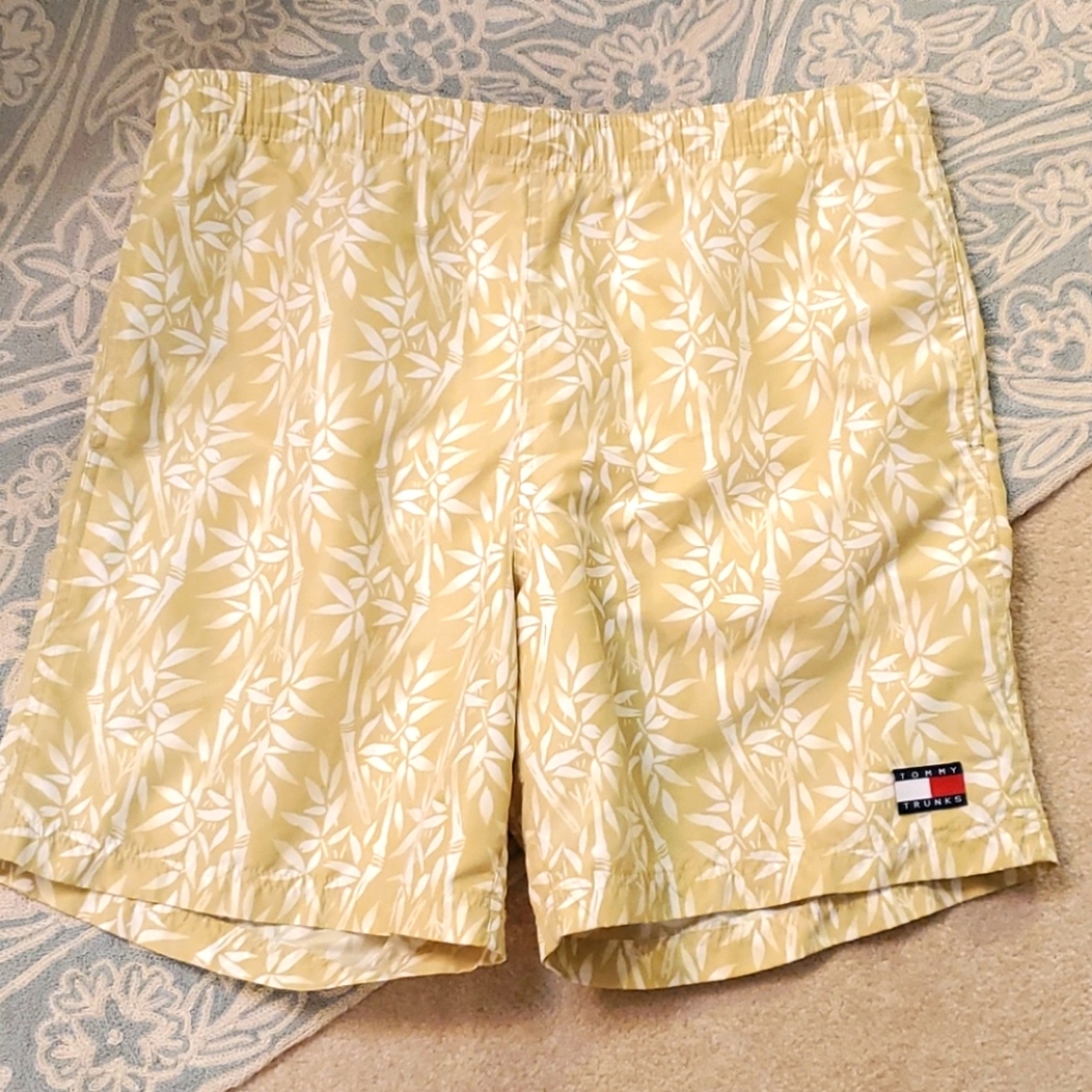 Tommy Hilfiger yellow and cream swim shorts M